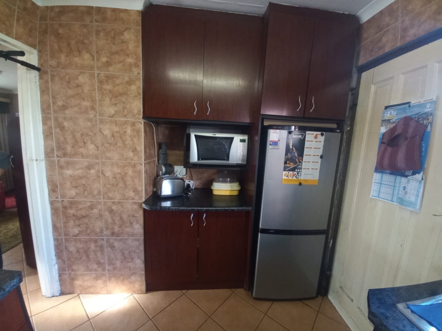 6 Bedroom Property for Sale in Woodlands Western Cape